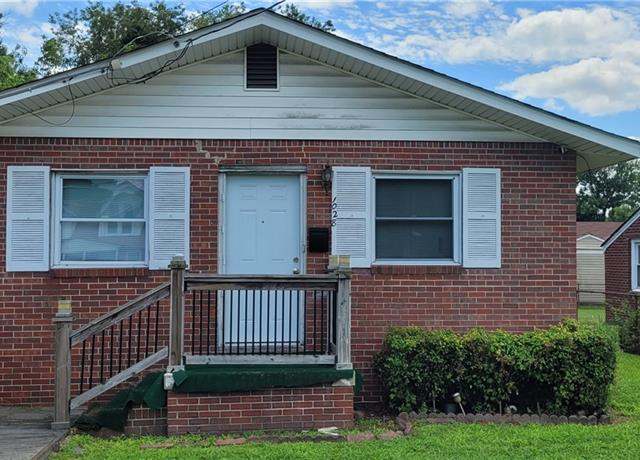Property at 1028 Hampton Ave, Newport News, VA 23607, 3 beds, 1 bath