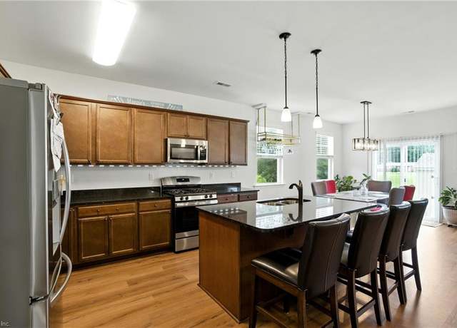 Property at 121 Meadows Landing Ln, Suffolk, VA 23434, 5 beds, 3 baths