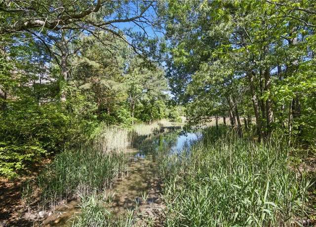 Property at 422 New London Pl, Virginia Beach, VA 23454, 3 beds, 2.5 baths