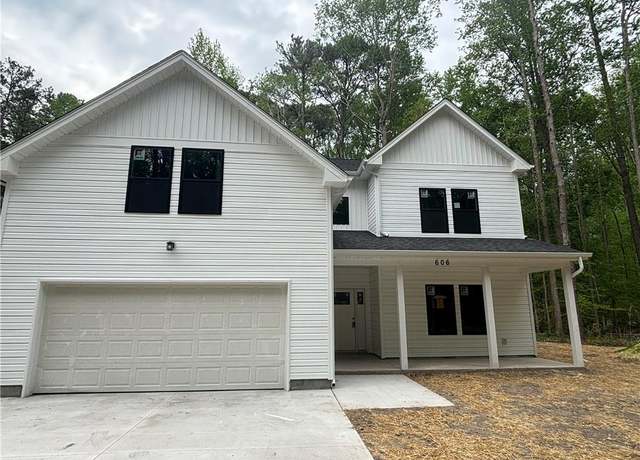 Property at 606 Ambrose St, Chesapeake, VA 23322, 4 beds, 3 baths