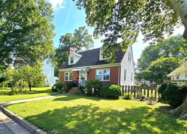 Property at 17 S Juniper St, Hampton, VA 23669, 4 beds, 2 baths