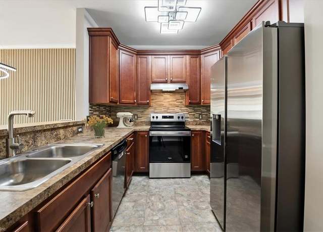 Property at 315 Congress St, Newport News, VA 23608, 3 beds, 2.5 baths