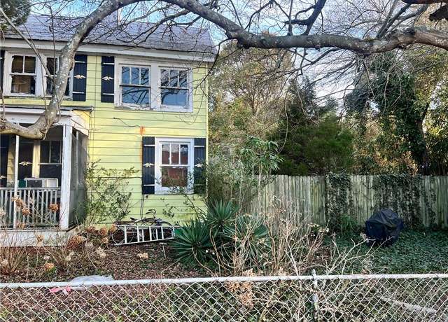 Property at 401 S Curry St, Hampton, VA 23663, 4 beds, 1.5 baths