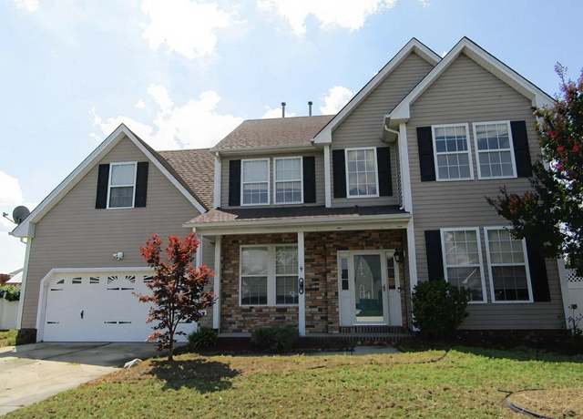 Property at 102 Lakes Edge Dr, Suffolk, VA 23434, 4 beds, 2.5 baths