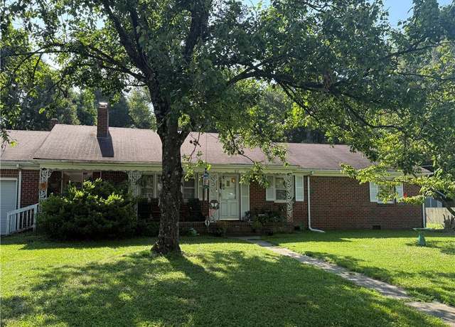 Property at 837 Colony Manor Rd, Chesapeake, VA 23320, 3 beds, 1.5 baths