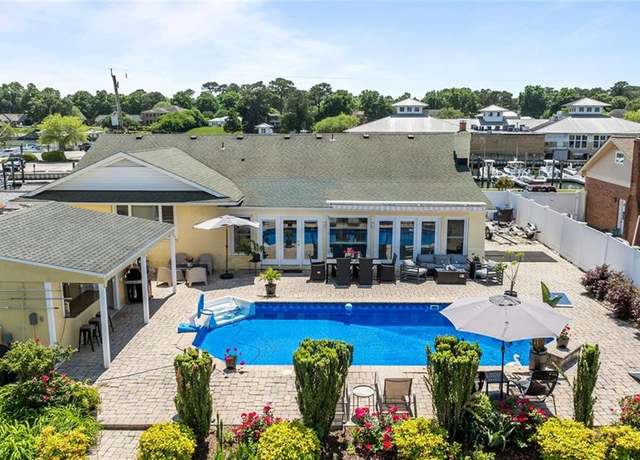Property at 2948 Buccaneer Rd, Virginia Beach, VA 23451, 4 beds, 3 baths
