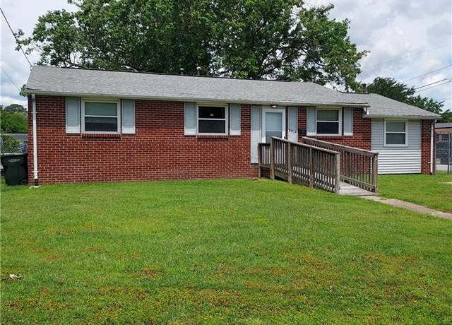 Property at 2013 Egger Cir, Hampton, VA 23663, 3 beds, 1 bath