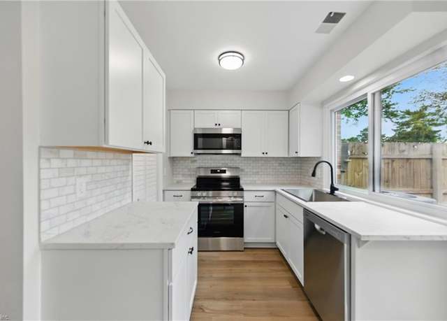 Property at 1268 Green Cedar Ln, Virginia Beach, VA 23453, 2 beds, 1.5 baths