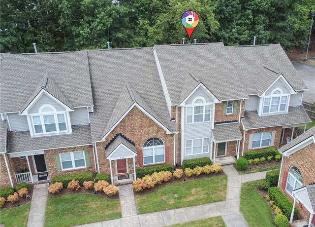 Property at 702 W Lake Cir, Chesapeake, VA 23322, 3 beds, 2.5 baths