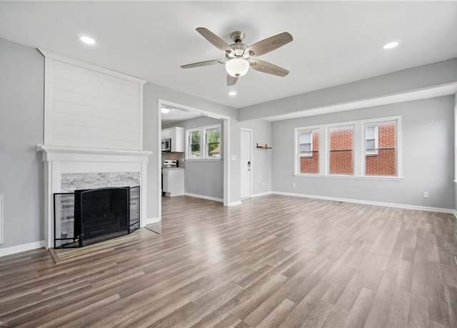 Property at 237 Pochin Pl, Hampton, VA 23661, 4 beds, 2 baths