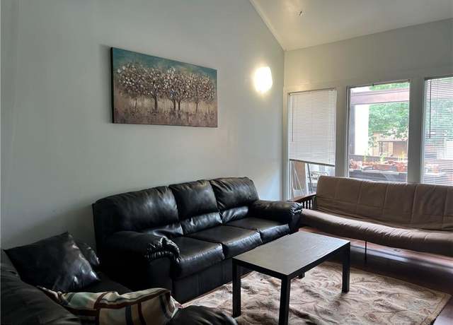 Property at 563 Ayrshire Way Unit G, Newport News, VA 23602, 3 beds, 2 baths