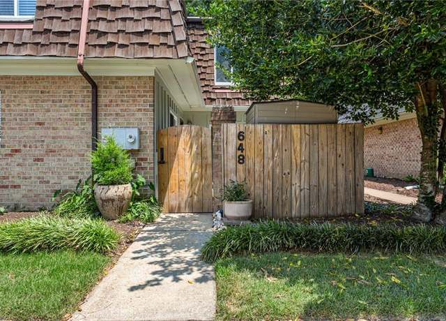 Property at 648 Ocean Lakes Dr, Virginia Beach, VA 23454, 2 beds, 2.5 baths