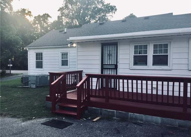 Property at 403 E Constance Rd, Suffolk, VA 23434, 3 beds, 1 bath