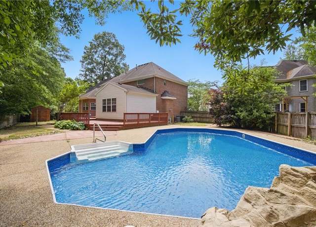 Property at 1733 Swan Lake Cres, Chesapeake, VA 23321, 5 beds, 3 baths