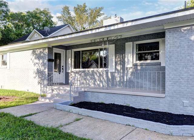 Property at 2506 Oak St, Portsmouth, VA 23704, 3 beds, 2.5 baths