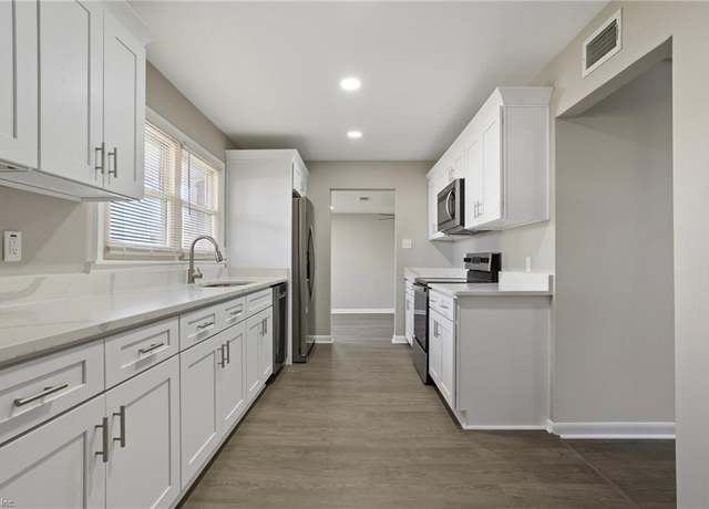 Property at 5529 Westbury Rd, Virginia Beach, VA 23455, 3 beds, 2 baths