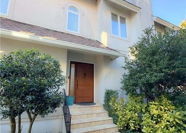 Property at 221 55th St Unit D, Virginia Beach, VA 23451, 3 beds, 3.5 baths