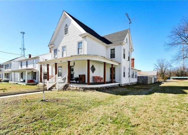 Property at 214 Wilson Ave, Wakefield, VA 23888, 4 beds, 2.5 baths