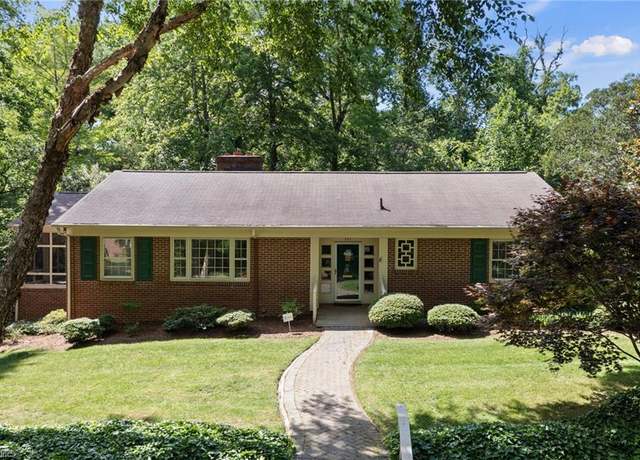 Property at 111 Central Pkwy, Newport News, VA 23606, 3 beds, 2.5 baths