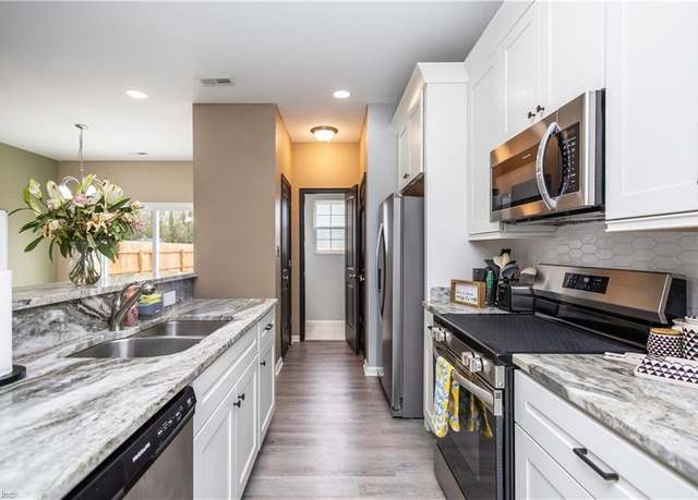 Property at 403 Spruce St, Suffolk, VA 23434, 3 beds, 2 baths