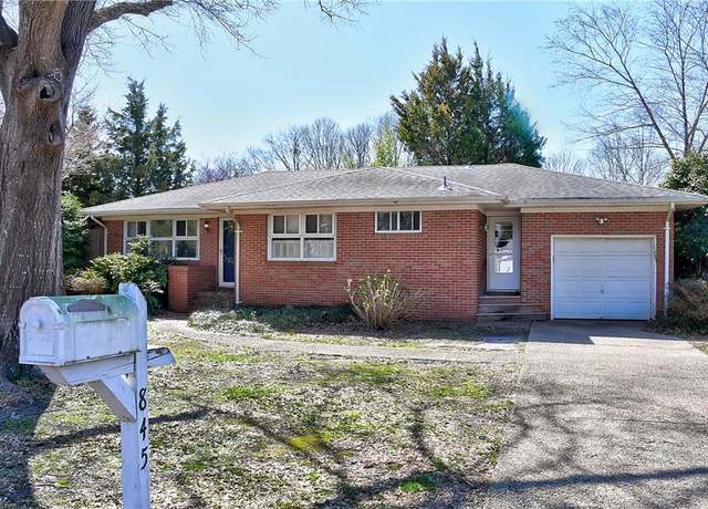 Property at 845 Deary Ln, Virginia Beach, VA 23451, 3 beds, 2 baths
