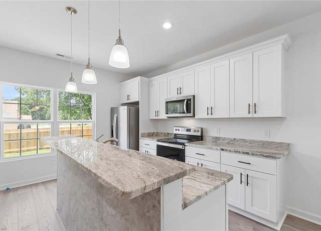 Property at 308 Bidwell St, Suffolk, VA 23434, 5 beds, 3 baths