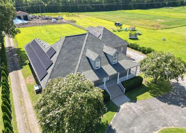 Property at 3144 Eason Rd, Chesapeake, VA 23322, 4 beds, 5 baths