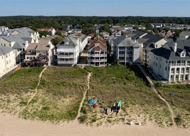 Property at 2319 Beach Castle Ln, Virginia Beach, VA 23451, 3 beds, 2 baths