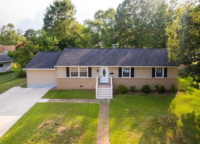 Property at 10 Prince William Rd, Newport News, VA 23608, 4 beds, 2 baths