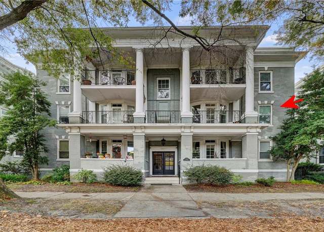 Property at 1009 Colonial Ave #4, Norfolk, VA 23507, 3 beds, 2 baths
