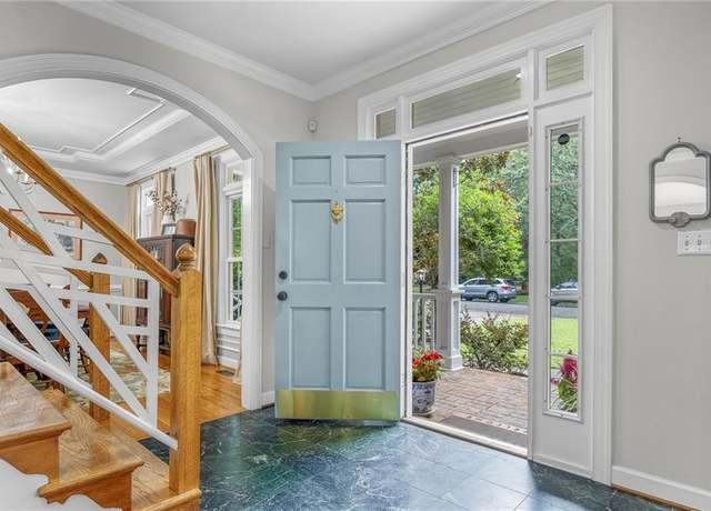 Property at 11170 Olde Towne Pl, Smithfield, VA 23430, 5 beds, 3 baths