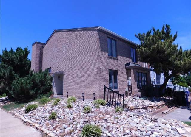 Property at 2401 Ketch Ct, Virginia Beach, VA 23451, 3 beds, 3 baths