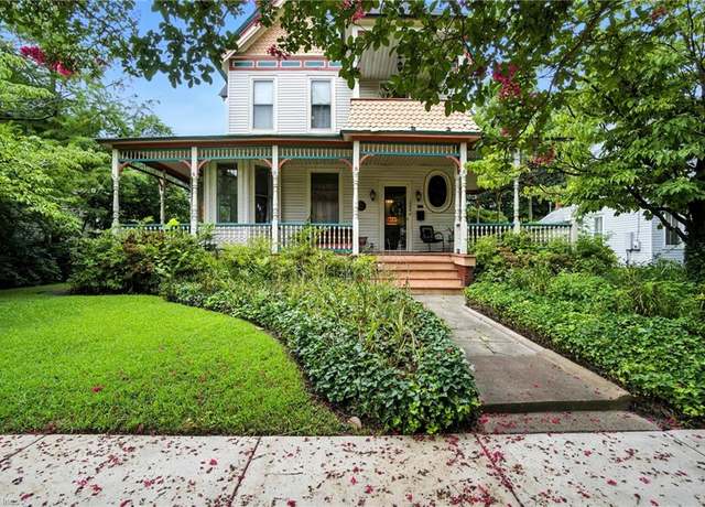 Property at 1044 Chesapeake Ave, Chesapeake, VA 23324, 4 beds, 2 baths