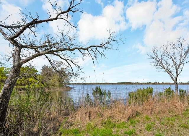 Property at 15 King Kove Ln, Hampton, VA 23669