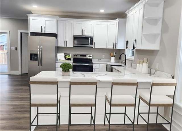 Property at 1112 29th St, Newport News, VA 23607, 5 beds, 3.5 baths