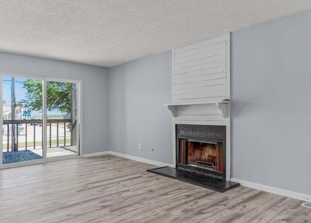 Property at 737 W Ocean View Ave Unit A, Norfolk, VA 23503, 2 beds, 2 baths