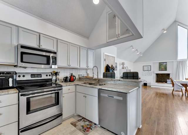 Property at 696 Mowbray Arch #650, Norfolk, VA 23507, 1 bed, 1 bath