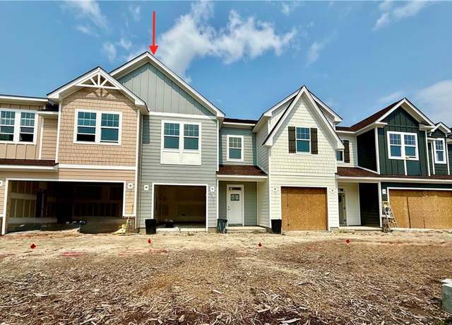 Property at 721 Flatrock Ln, Chesapeake, VA 23320, 3 beds, 2.5 baths