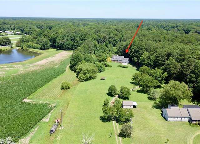 Property at 4052 Lake Point Rd, Suffolk, VA 23434, 4 beds, 3 baths