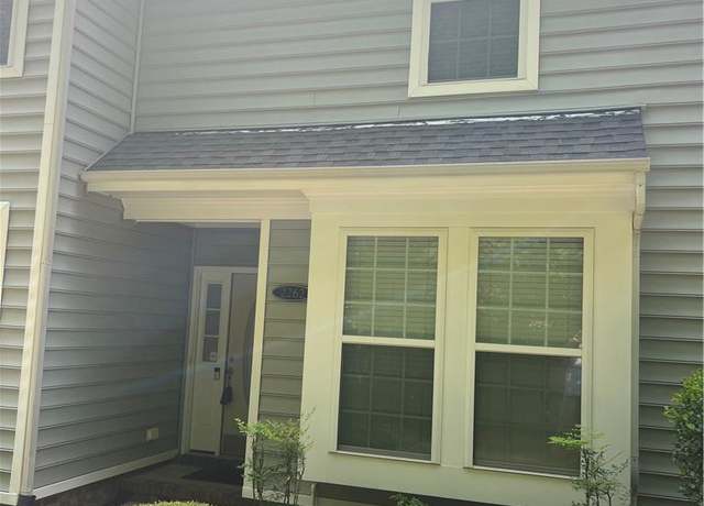Property at 2262 Humphreys Dr #292, Suffolk, VA 23435, 3 beds, 2.5 baths