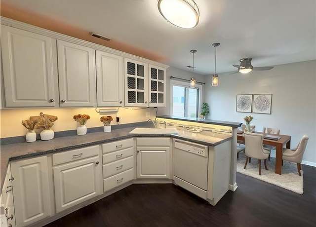 Property at 2415 Marsh Creek Ct, Virginia Beach, VA 23451, 2 beds, 2.5 baths