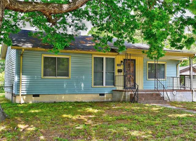 Property at 210 Median Cir, Portsmouth, VA 23701, 3 beds, 1.5 baths