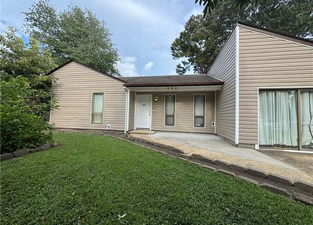 Property at 936 Joshua Dr, Virginia Beach, VA 23462, 3 beds, 2 baths