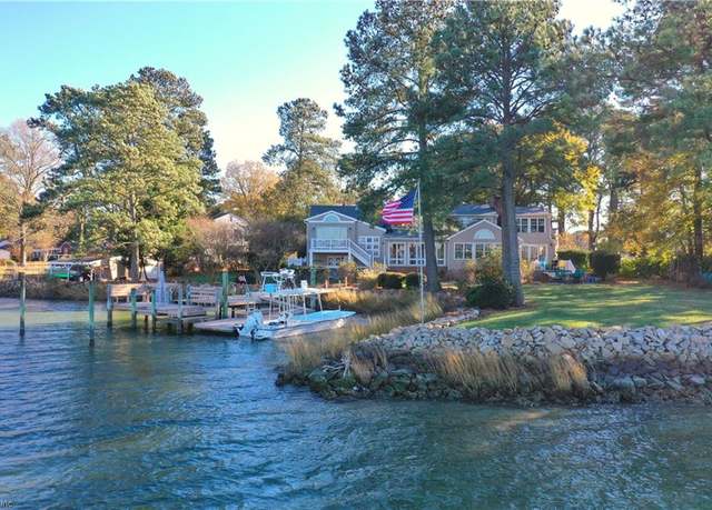 Property at 103 Darden Dr, Poquoson, VA 23662, 4 beds, 4 baths