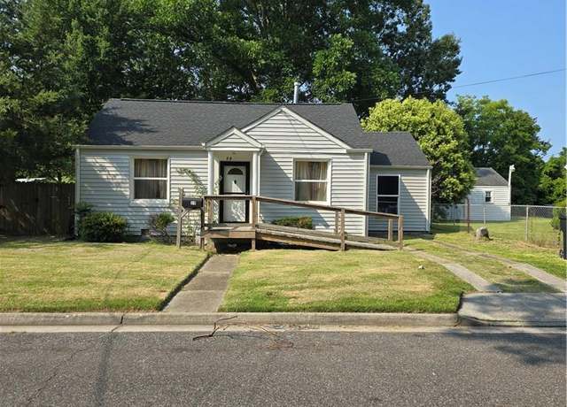 Property at 19 Colin Dr N, Portsmouth, VA 23701, 3 beds, 2 baths