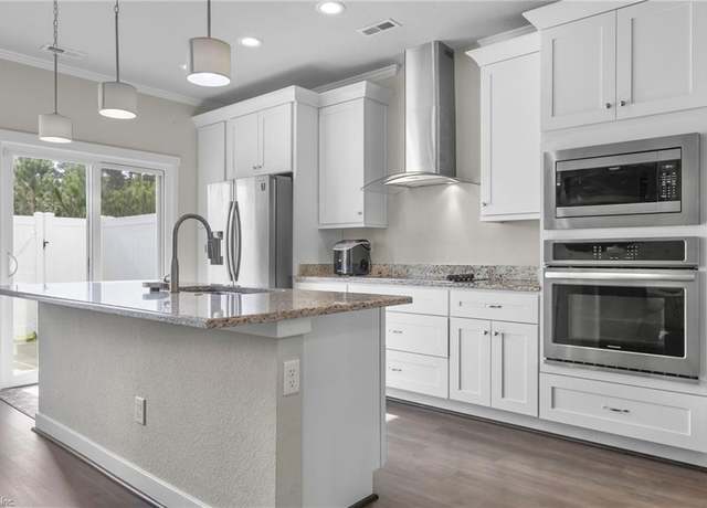 Property at 311 Sikeston Ln, Chesapeake, VA 23322, 3 beds, 2.5 baths