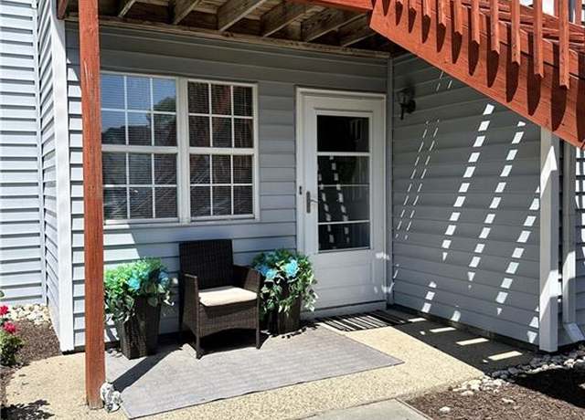 Property at 3742 Towne Point Rd Unit A, Portsmouth, VA 23703, 2 beds, 1.5 baths