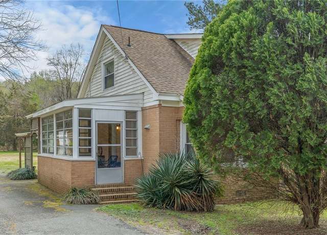 Property at 317 S George Washington Hwy, Chesapeake, VA 23323, 3 beds, 2 baths