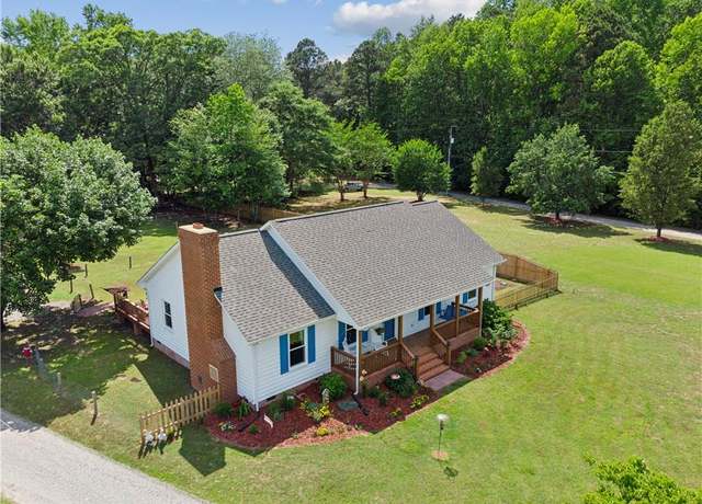 Property at 5786 Booker Ln, Gloucester, VA 23061, 3 beds, 2 baths