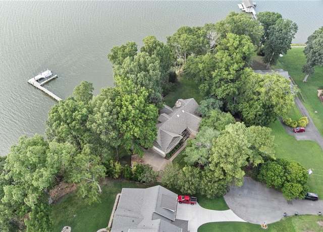 Property at 525 Pagan Rd, Smithfield, VA 23430, 4 beds, 4.5 baths